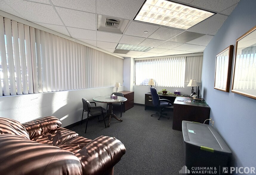 3275 W Ina Rd, Tucson, AZ for lease - Building Photo - Image 3 of 9