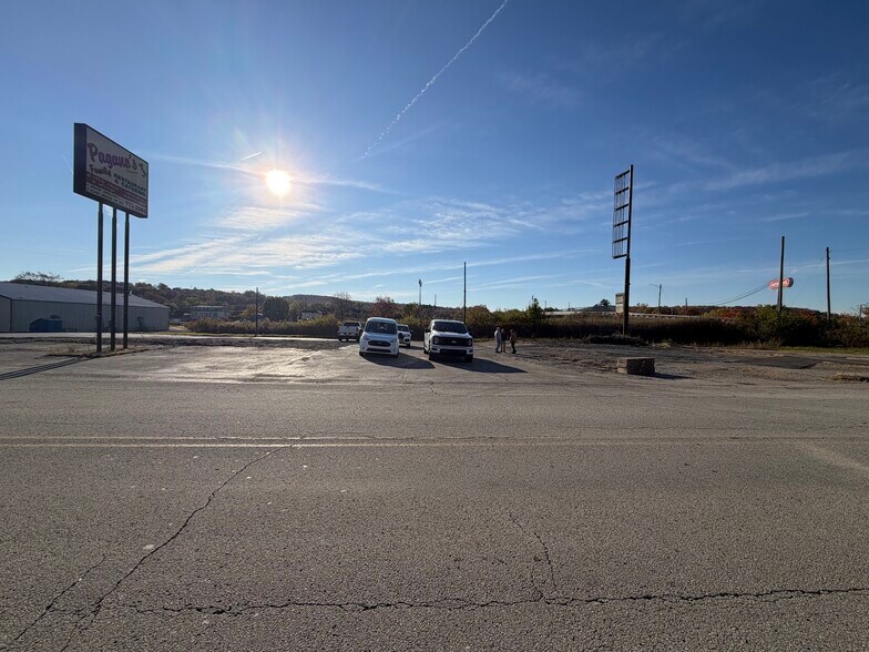 104 E Byers, New Stanton, PA for lease - Building Photo - Image 3 of 5