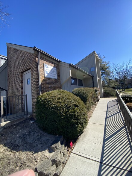 216B Jack Martin Blvd, Brick, NJ for sale - Primary Photo - Image 1 of 1