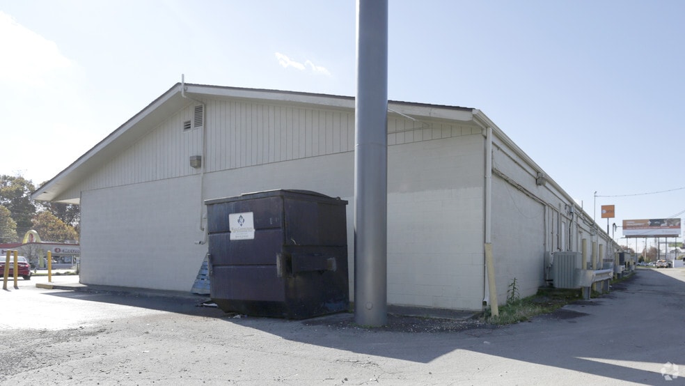 7007-7025 Kingston Pike, Knoxville, TN for lease - Building Photo - Image 2 of 8