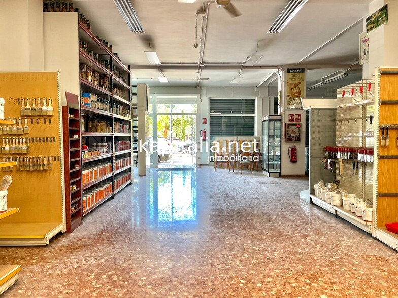 Retail in Hospital de Órbigo, León for sale - Building Photo - Image 2 of 7