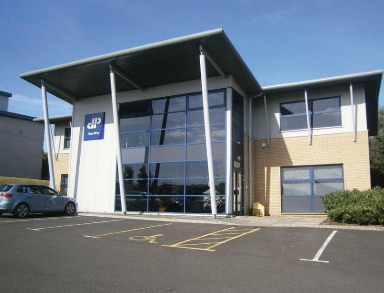 Pitreavie Ct, Dunfermline for sale - Primary Photo - Image 1 of 1