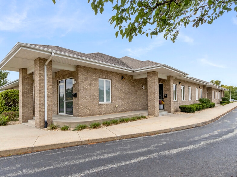 1002 129th Infantry Dr, Joliet, IL for sale - Primary Photo - Image 1 of 9