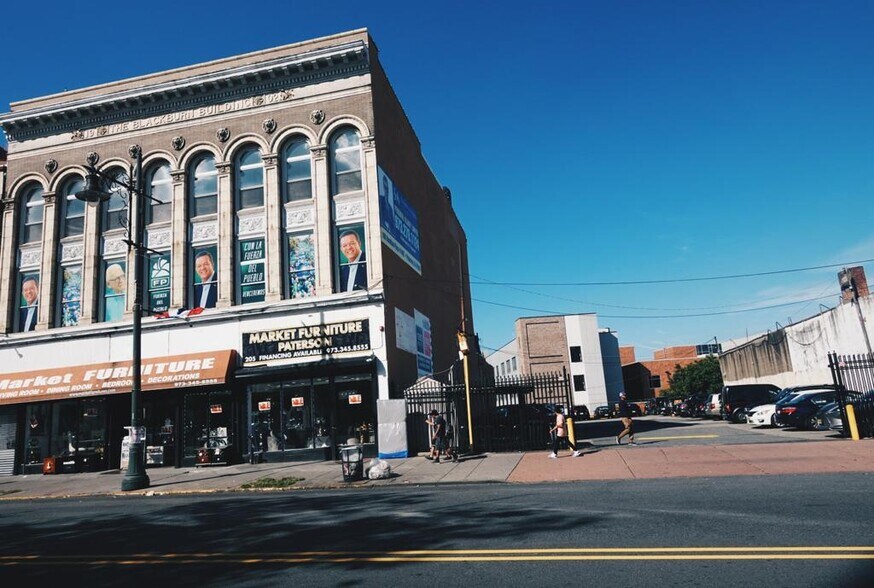 203-205 Market St, Paterson, NJ for sale - Primary Photo - Image 1 of 1