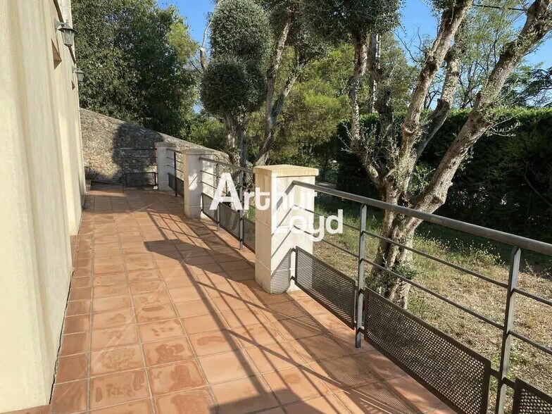 Office in Grasse for lease - Building Photo - Image 2 of 6