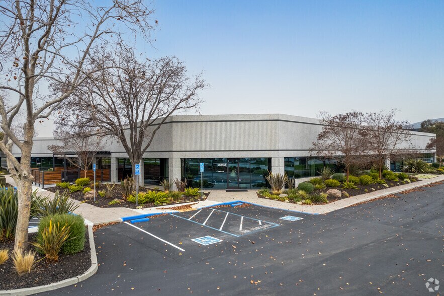 3342-3358 Gateway Blvd, Fremont, CA for lease - Building Photo - Image 2 of 4