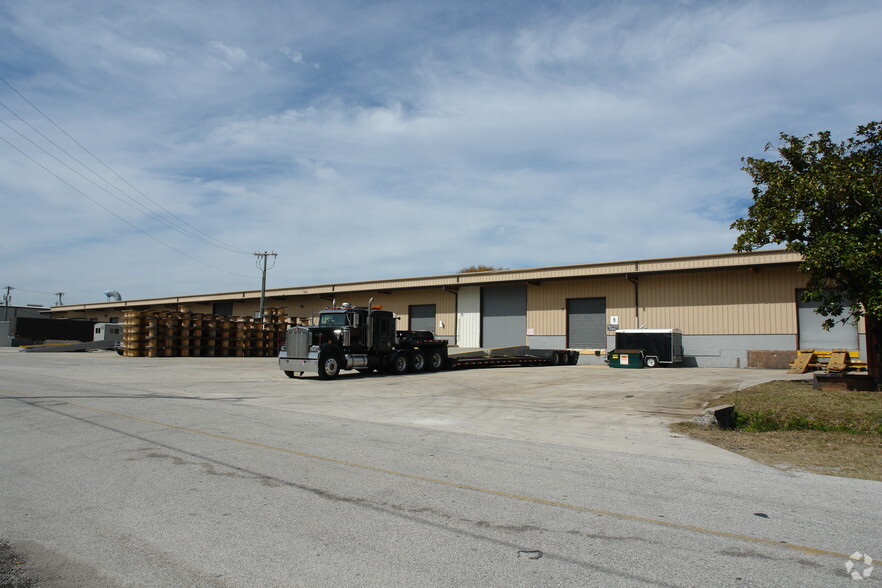 975-981 Martin Ave, Green Cove Springs, FL for lease - Primary Photo - Image 1 of 3