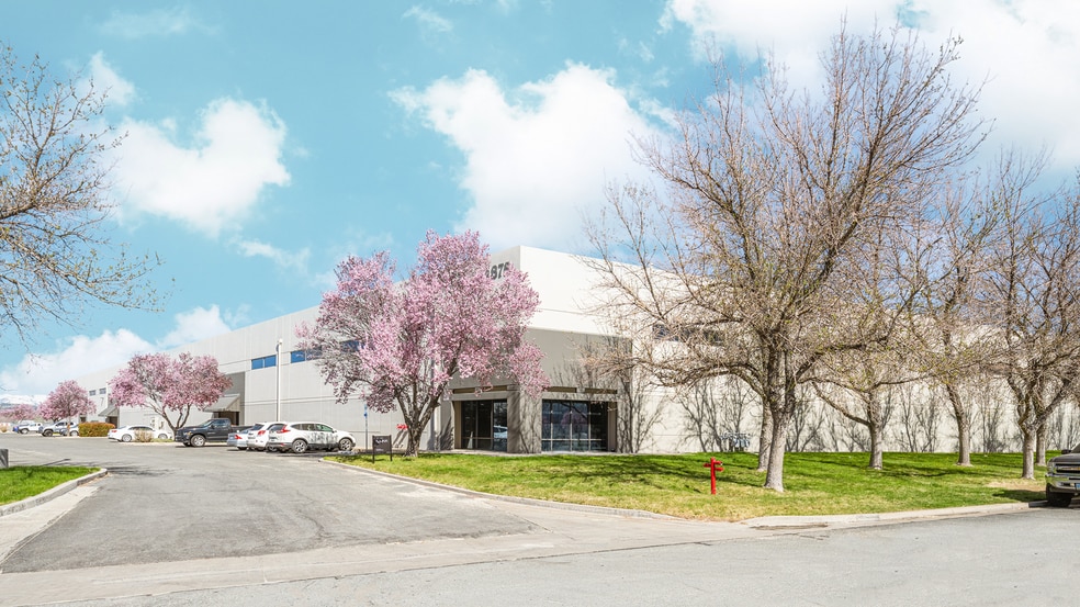 4875 Aircenter Cir, Reno, NV for lease - Building Photo - Image 1 of 4