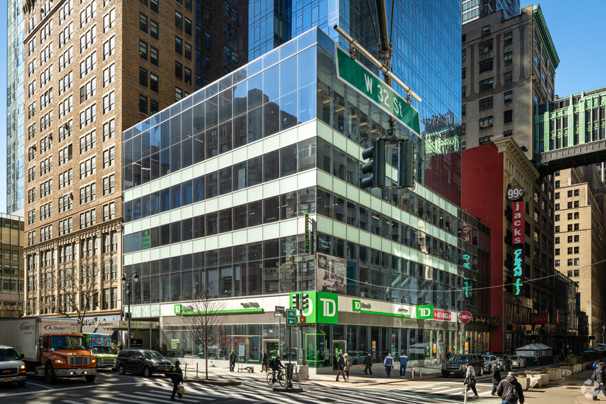 106 W 32nd St, New York, NY for lease - Building Photo - Image 2 of 3