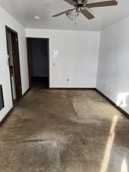 1175 E Napier Ave, Benton Harbor, MI for sale - Building Photo - Image 2 of 10