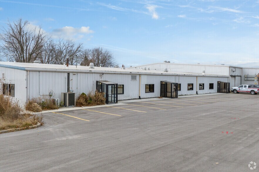 1204 SW Jefferson St, Lees Summit, MO for sale - Building Photo - Image 1 of 1