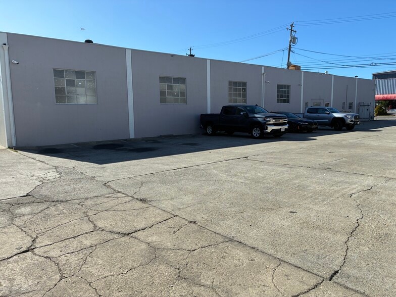 320 Victory Ave, South San Francisco, CA for lease - Building Photo - Image 2 of 9