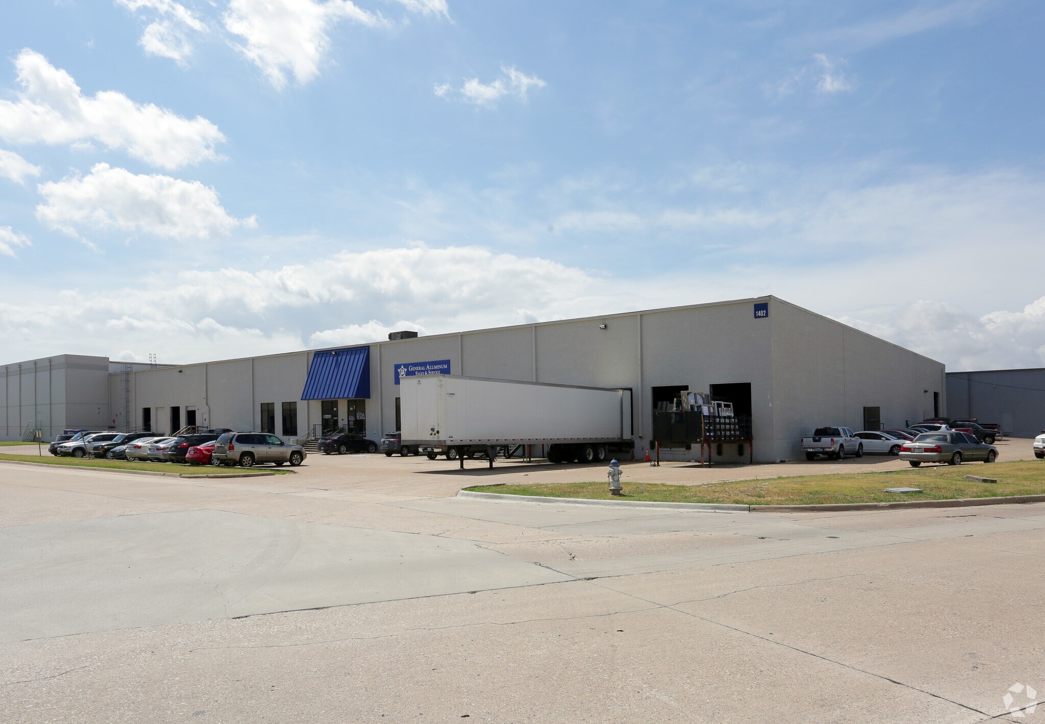 1402-1404 Dunn Dr, Carrollton, TX for sale Primary Photo- Image 1 of 1