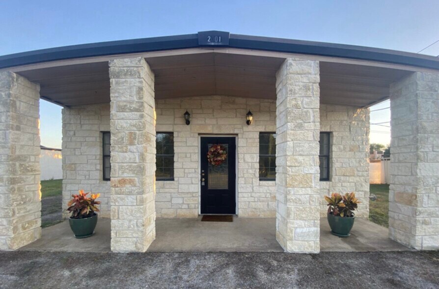 2001 Old Troup Hwy, Tyler, TX for sale - Building Photo - Image 1 of 1