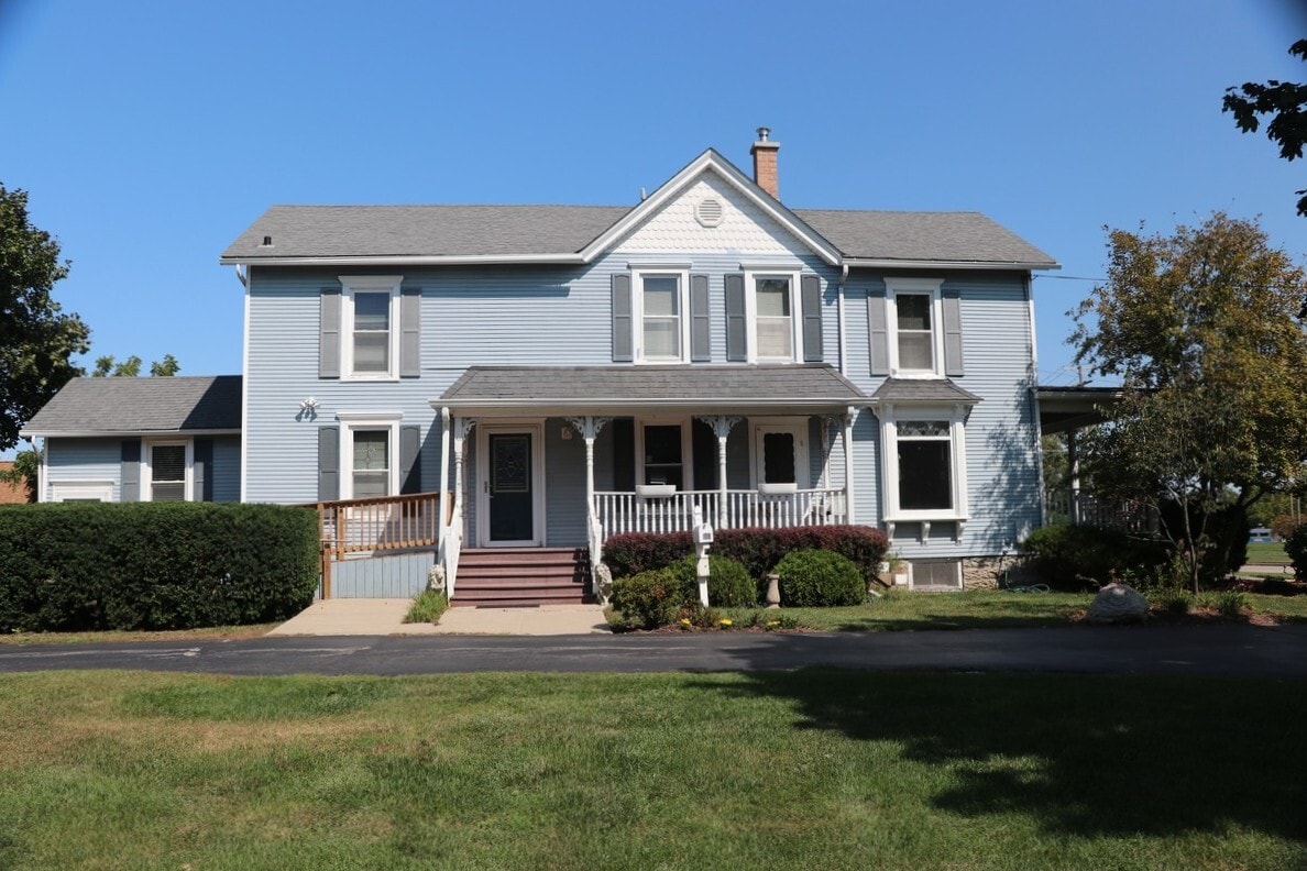 108 N Walkup Ave, Crystal Lake, IL for sale Building Photo- Image 1 of 16