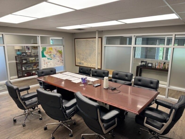 4335 N Classen Blvd, Oklahoma City, OK for lease - Interior Photo - Image 3 of 4