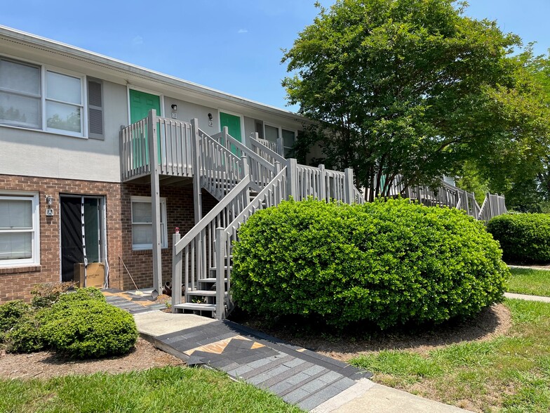 3203-3231 Orange St, Greensboro, NC for sale - Building Photo - Image 1 of 1