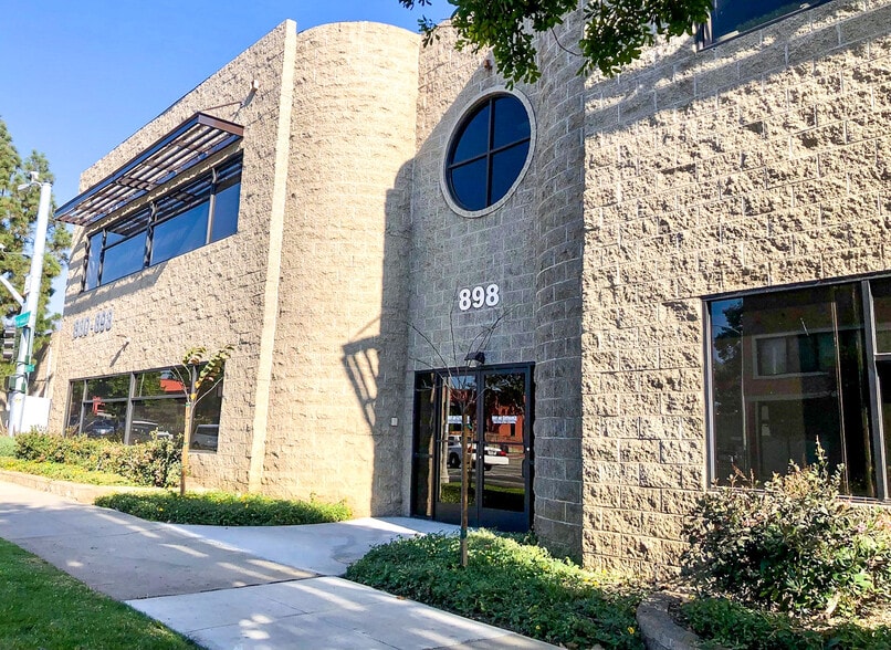 880-898 N Fair Oaks Ave, Pasadena, CA for lease - Building Photo - Image 1 of 3
