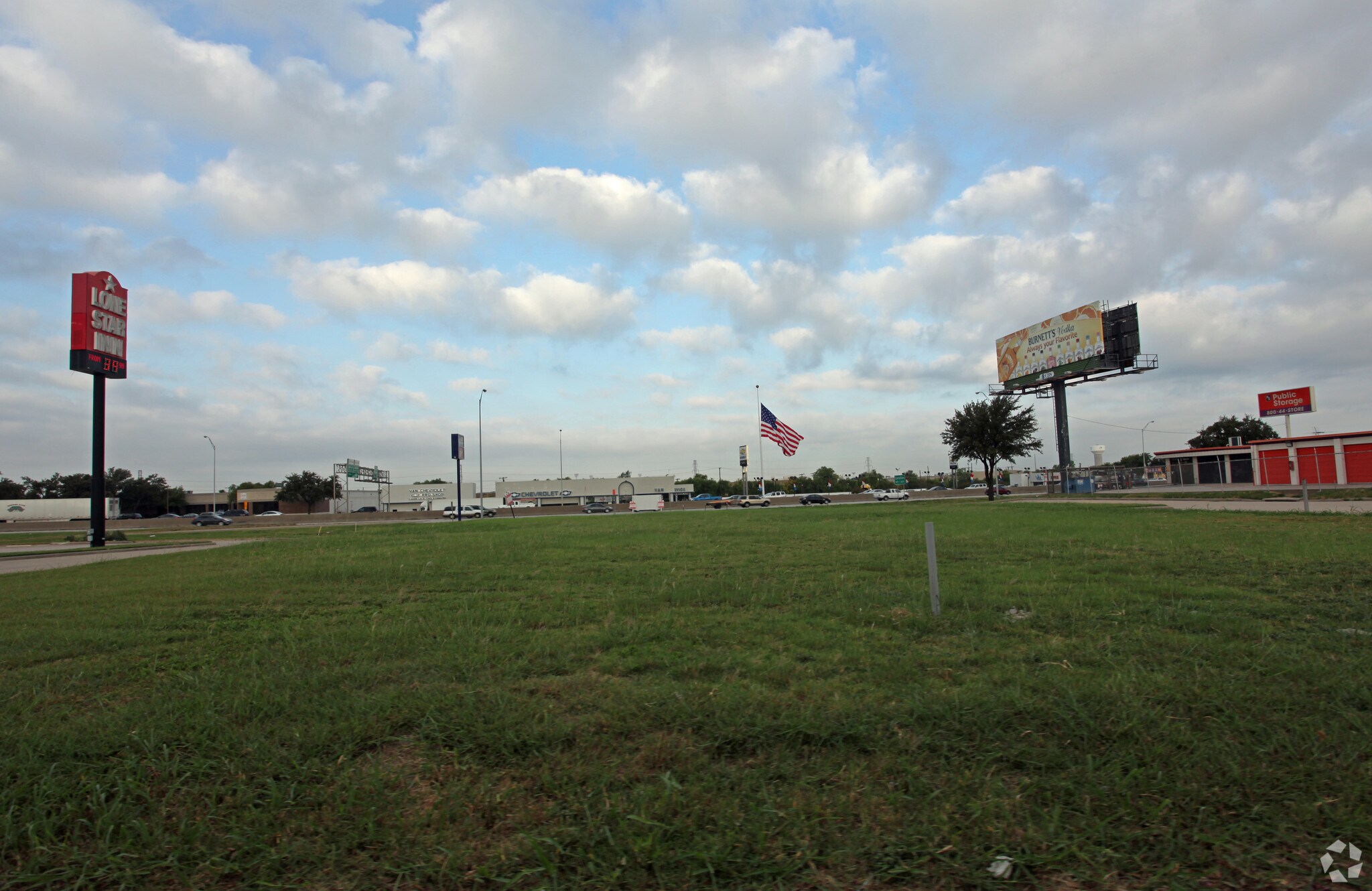 1711 S I-35 E, Carrollton, TX for sale Primary Photo- Image 1 of 1