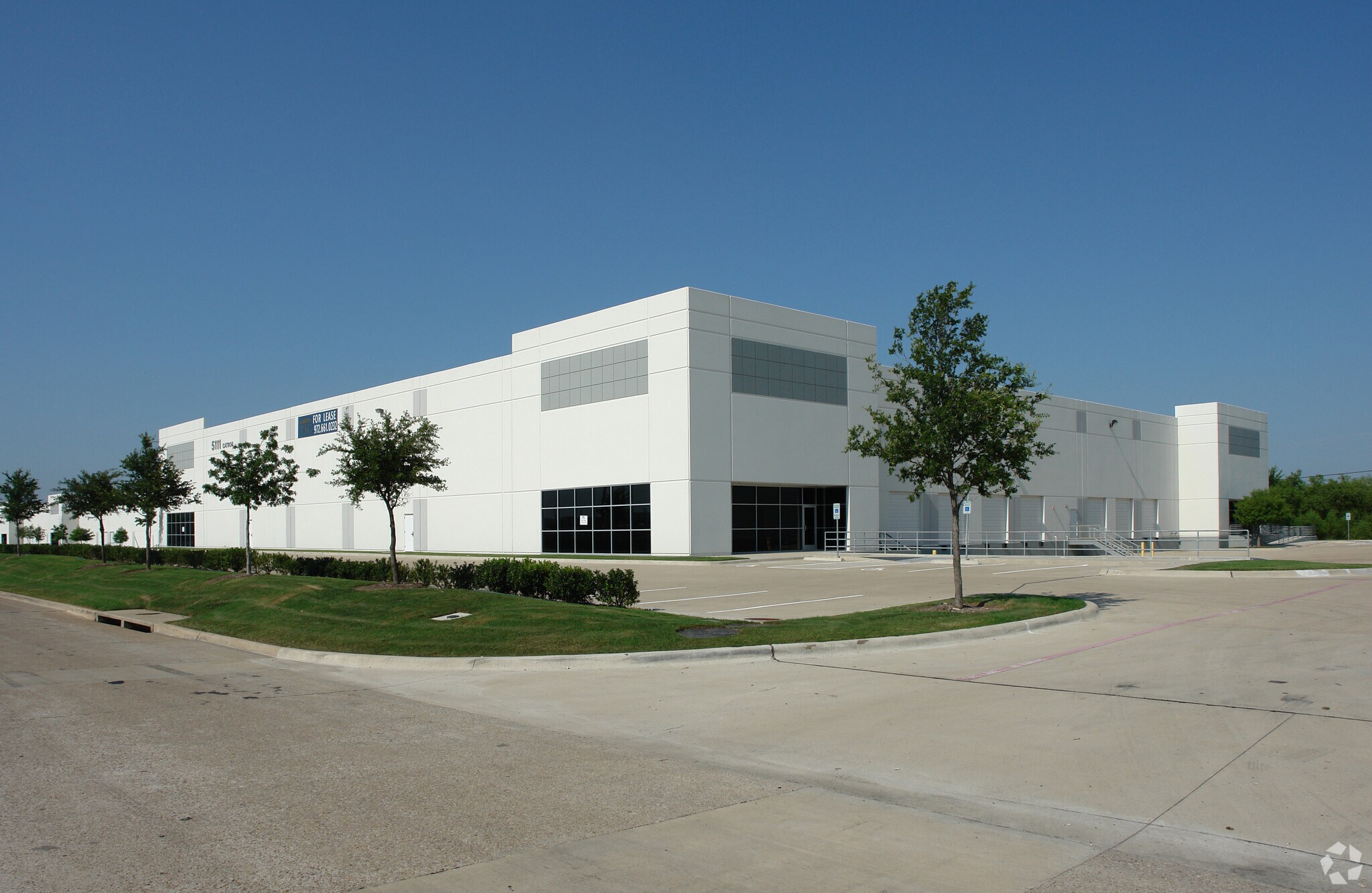 5111 Catron Dr, Dallas, TX for lease Primary Photo- Image 1 of 3