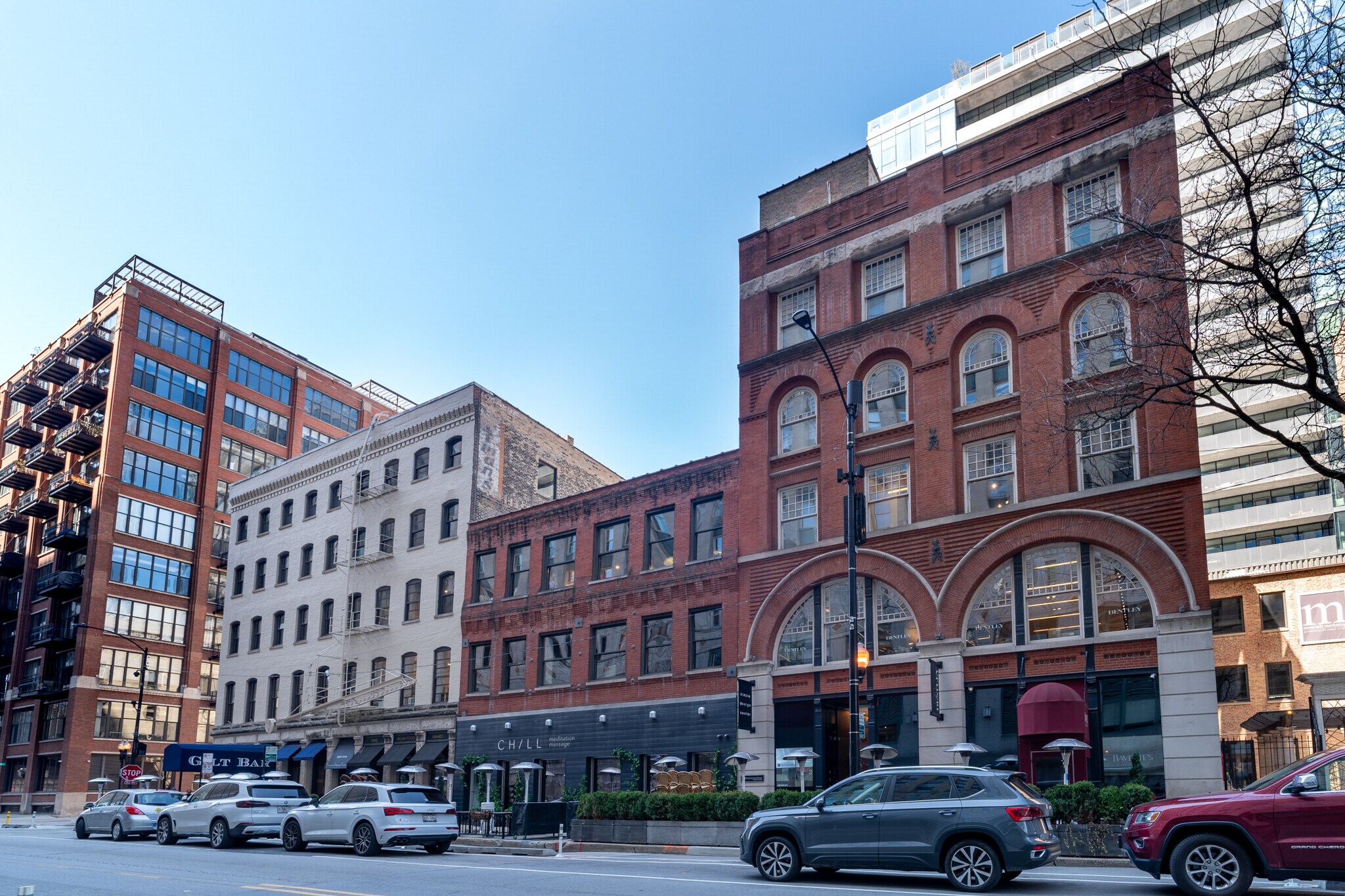 220-230 W Kinzie St, Chicago, IL for lease Building Photo- Image 1 of 14