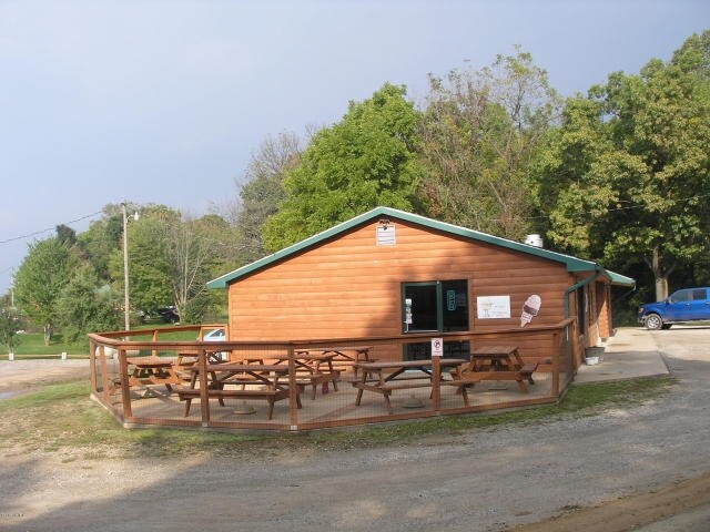 60010 Corey Lake Rd, Three Rivers, MI for sale - Building Photo - Image 1 of 1