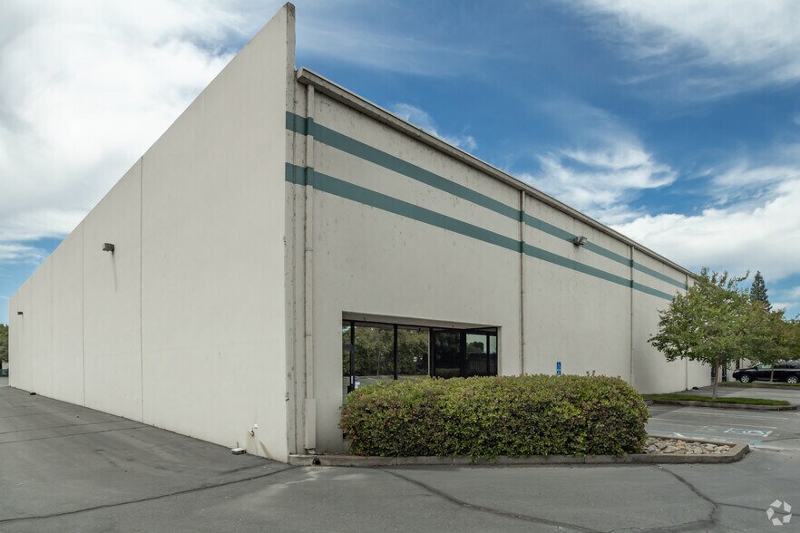 11391 Sunrise Gold Cir, Rancho Cordova, CA for lease - Building Photo - Image 2 of 6