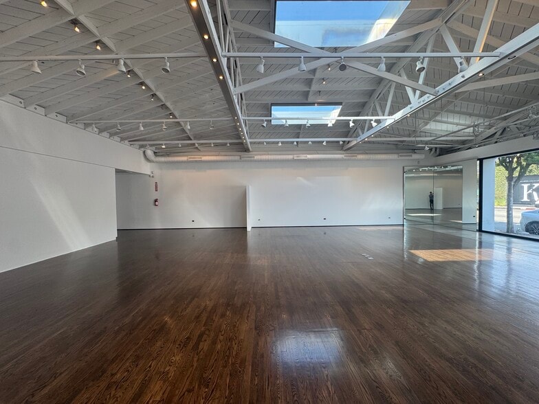 8410 Melrose Ave, Los Angeles, CA for lease - Building Photo - Image 2 of 13