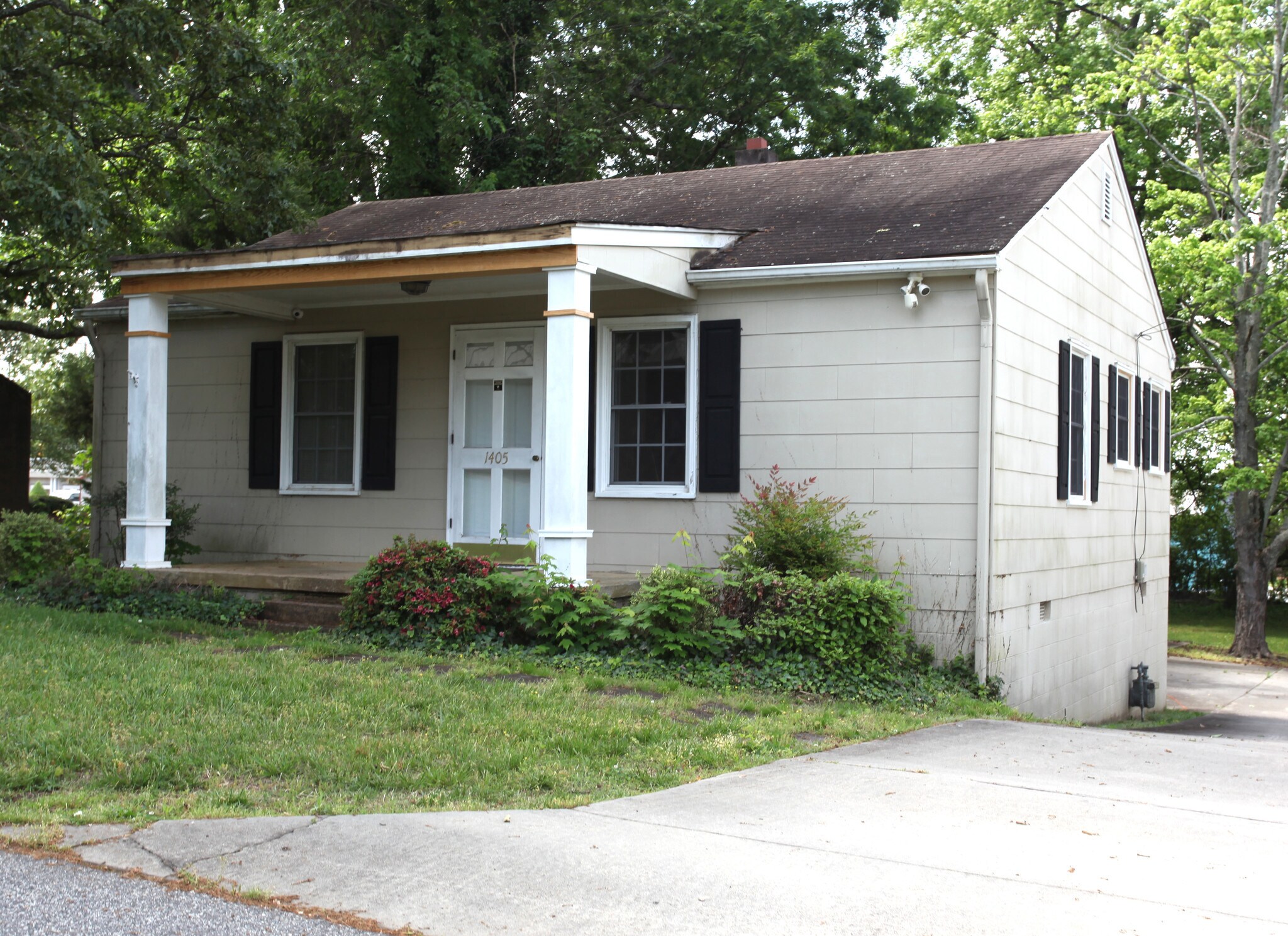 1405-1407 Welborn St, High Point, NC for sale Primary Photo- Image 1 of 1