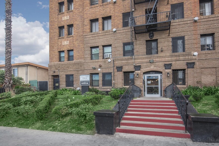 314 S Alexandria Ave, Los Angeles, CA for sale - Building Photo - Image 2 of 26