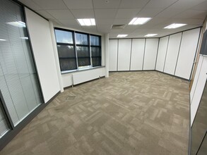 Claymore Dr, Bridge Of Don for lease Interior Photo- Image 2 of 3