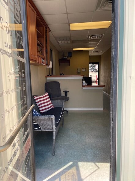 11700 Jacksboro Hwy, Fort Worth, TX for lease - Building Photo - Image 3 of 9