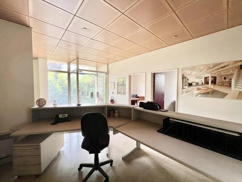 Office in Saint-Maur-des-Fossés for sale - Interior Photo - Image 2 of 6