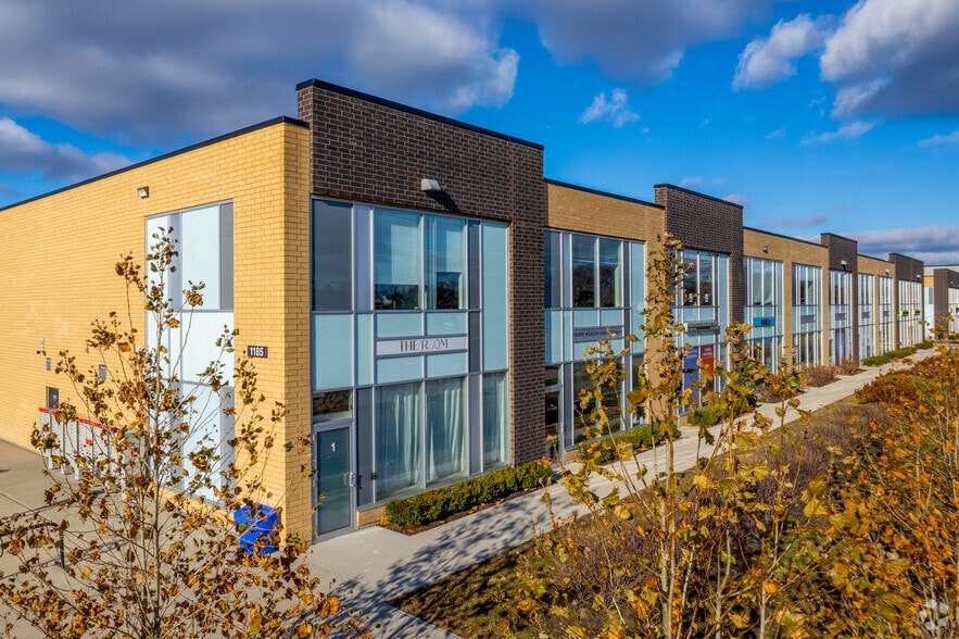 1185 Queensway E, Mississauga, ON for sale - Building Photo - Image 2 of 4