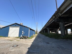 2557 Constitution Pl, New Orleans, LA for lease Building Photo- Image 2 of 2