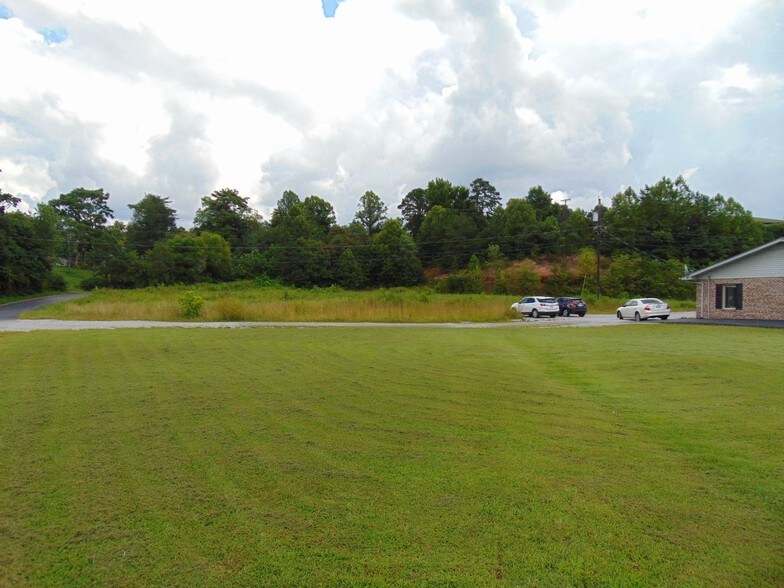 400 N Highway 27, Whitley City, KY 42653