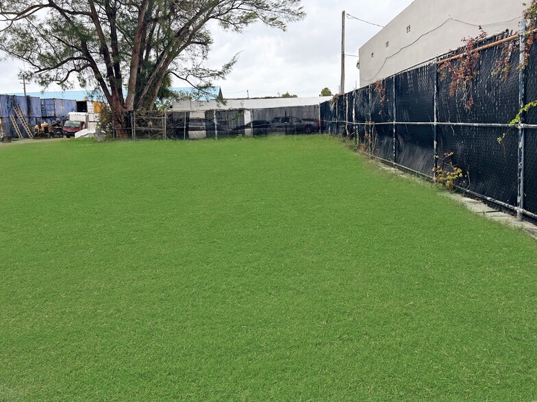 824 N Dixie Hwy, Hollywood, FL for sale - Building Photo - Image 3 of 3
