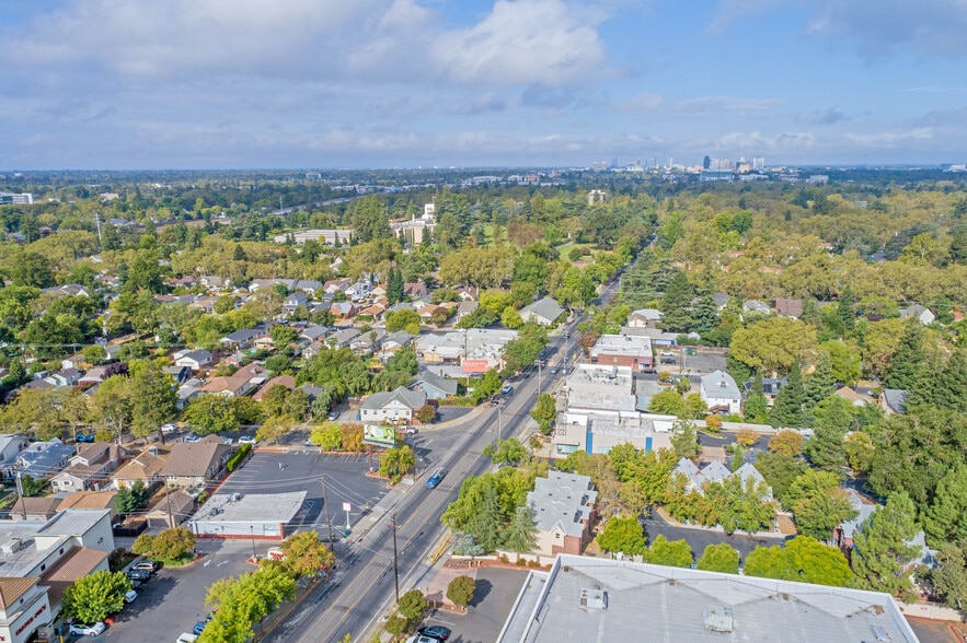 4900-4922 Folsom Blvd, Sacramento, CA for lease - Building Photo - Image 3 of 11