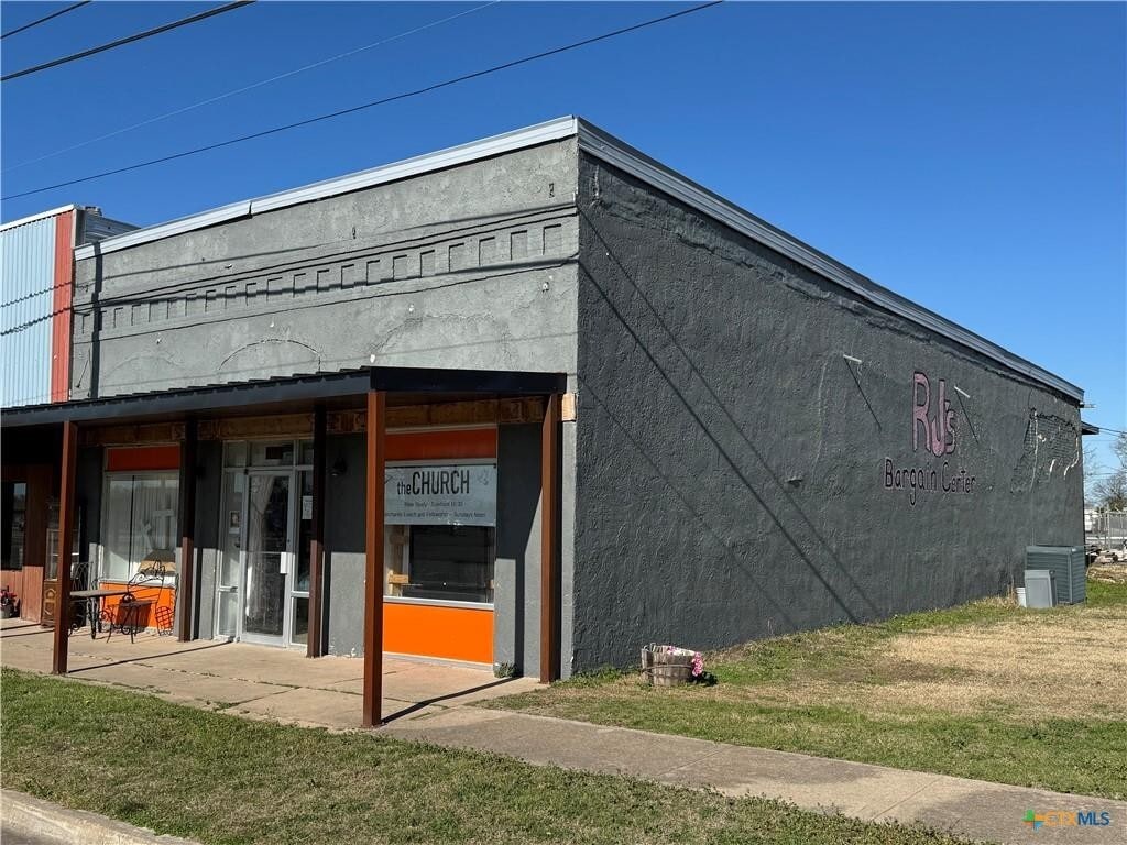 216 Gassaway ave, Lott, TX for sale Primary Photo- Image 1 of 5