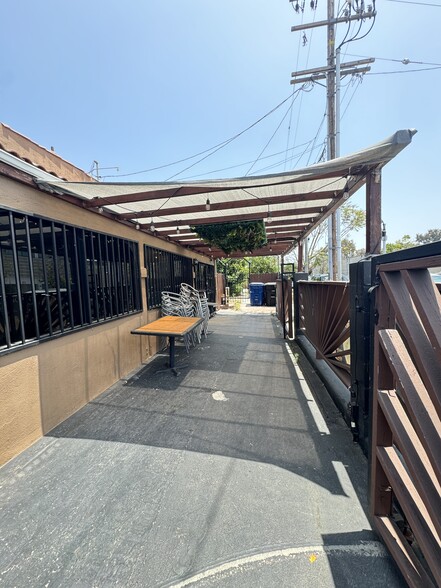 3330 S Central Ave, Los Angeles, CA for lease - Building Photo - Image 3 of 14