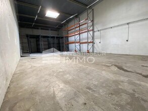 Flex in Chilly-Mazarin for lease Interior Photo- Image 2 of 2