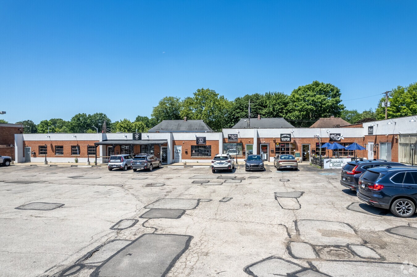 19451963 W Market St, Akron, OH 44313