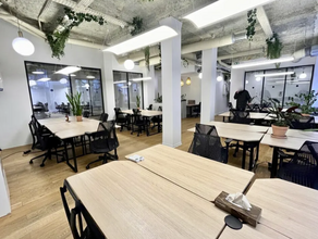 Office in Paris for lease Interior Photo- Image 2 of 10