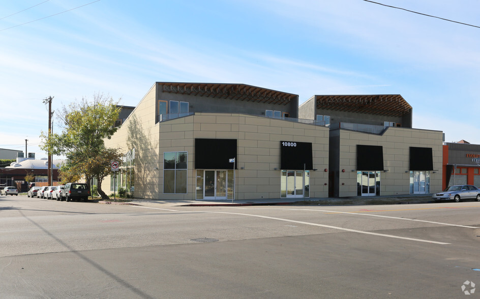 5543 Riverton Ave, North Hollywood, CA for lease - Building Photo - Image 3 of 5