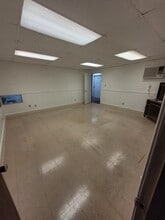 15 McClure Dr, Gulf Breeze, FL for lease Interior Photo- Image 2 of 4