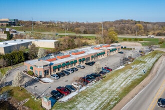 Watertown Rd, Pewaukee, WI - AERIAL map view