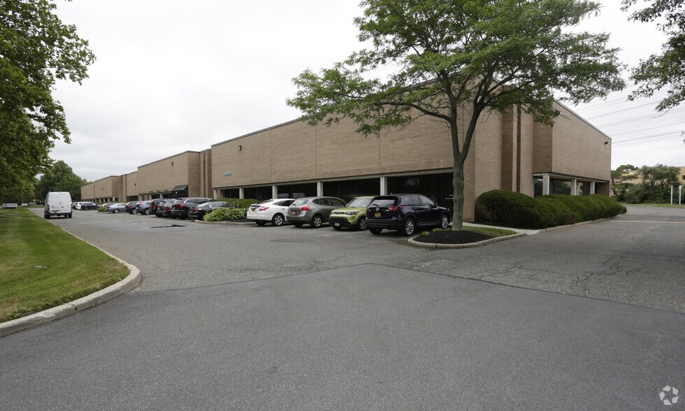 80 Ruland Rd, Melville, NY 11747