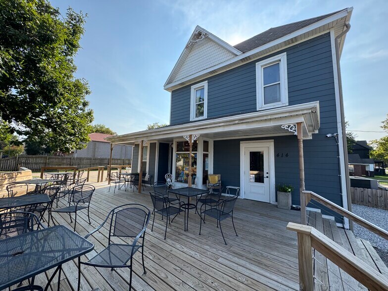 414 S Holcomb St, Springdale, AR for sale - Building Photo - Image 2 of 9