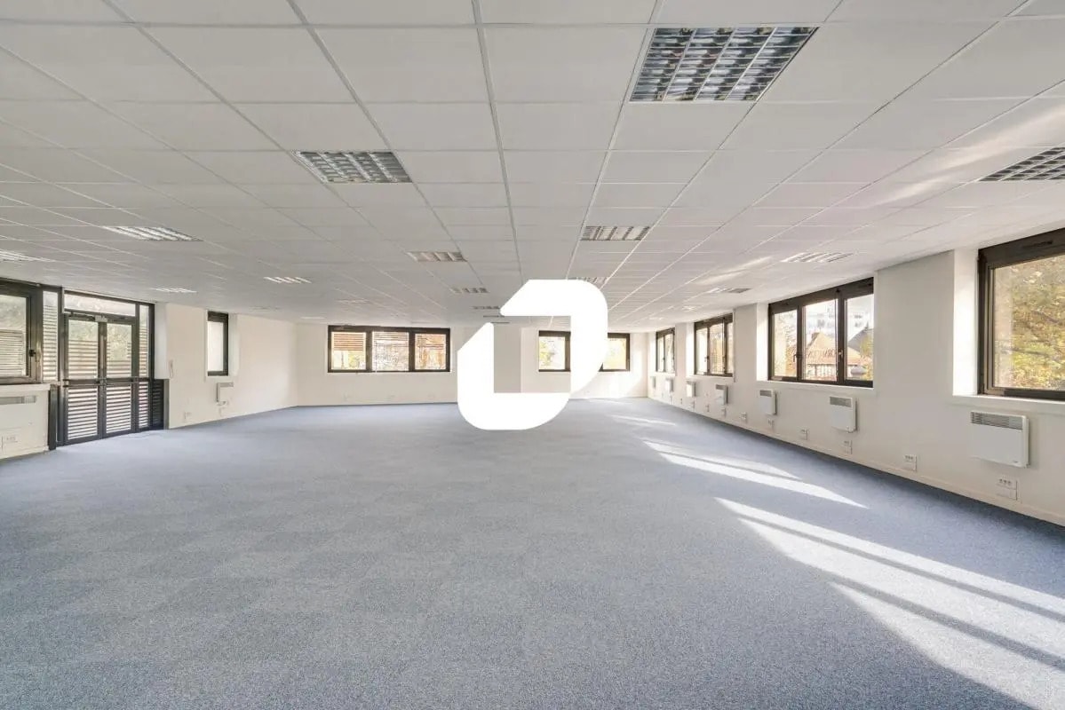 Office in Lognes for lease Interior Photo- Image 1 of 11