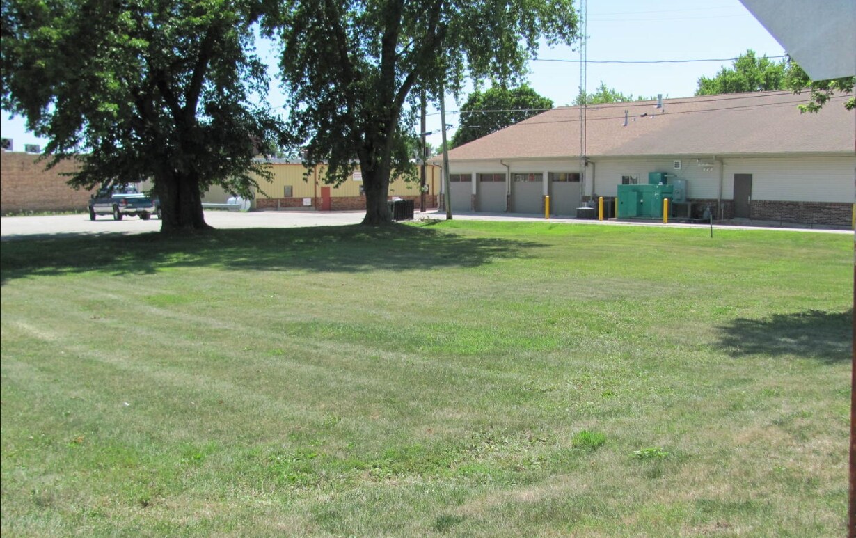 315 N Main, Seneca, IL for sale Primary Photo- Image 1 of 1